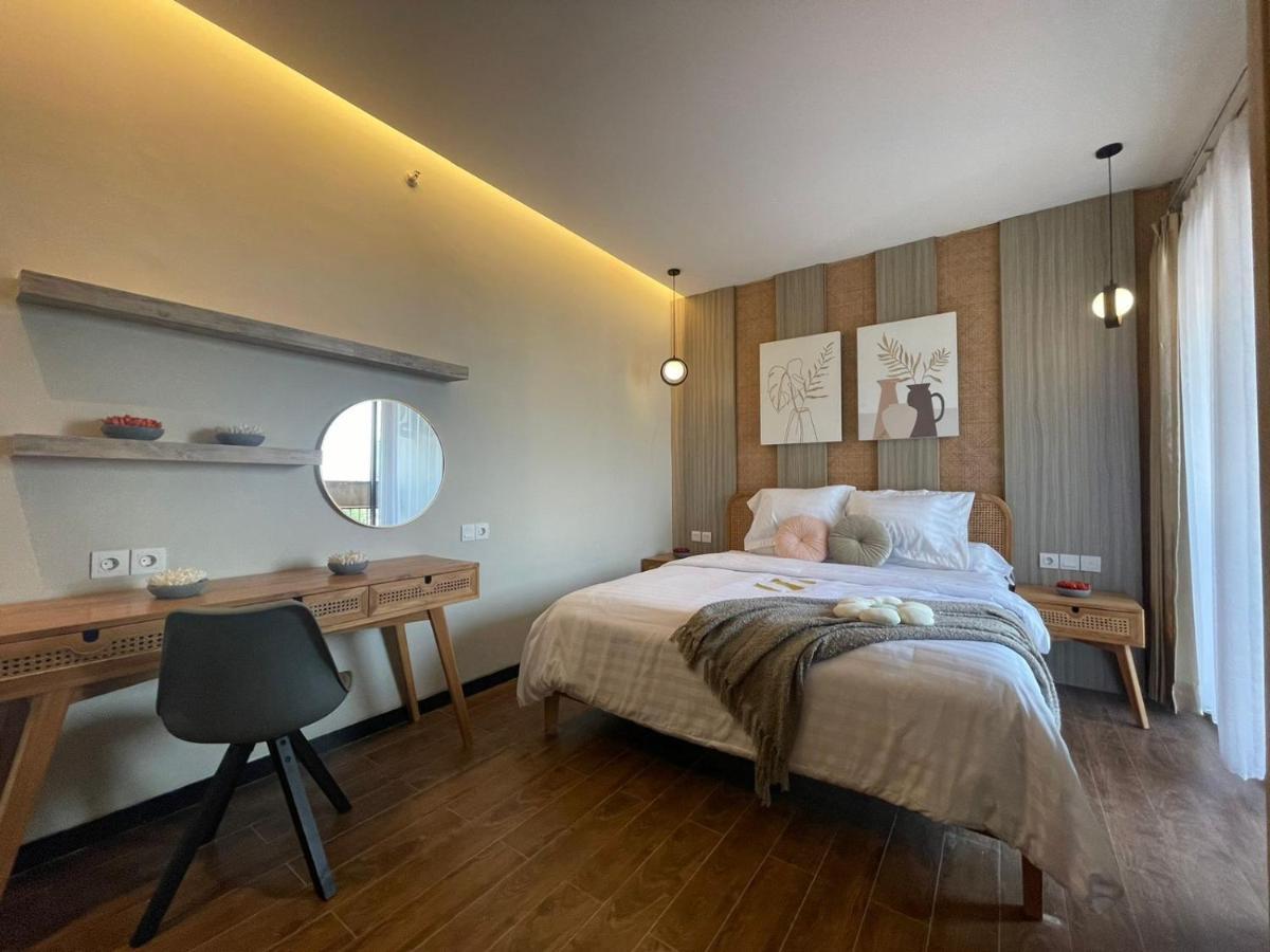 Stay.Vie Hotel Surabaya Ngoại thất bức ảnh
