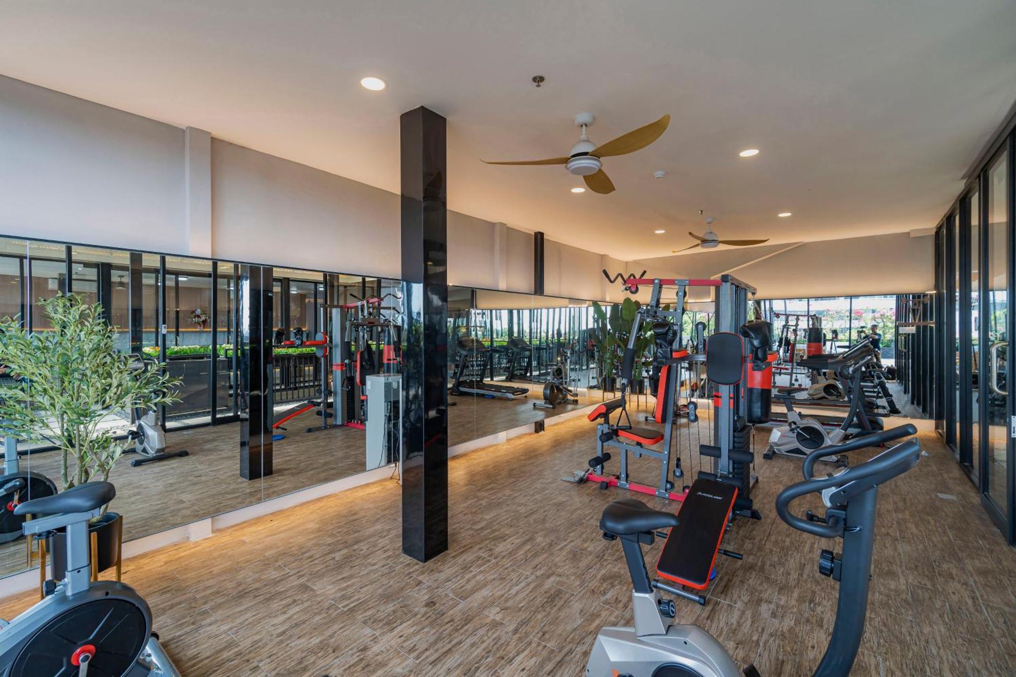 Stay.Vie Hotel Surabaya Ngoại thất bức ảnh