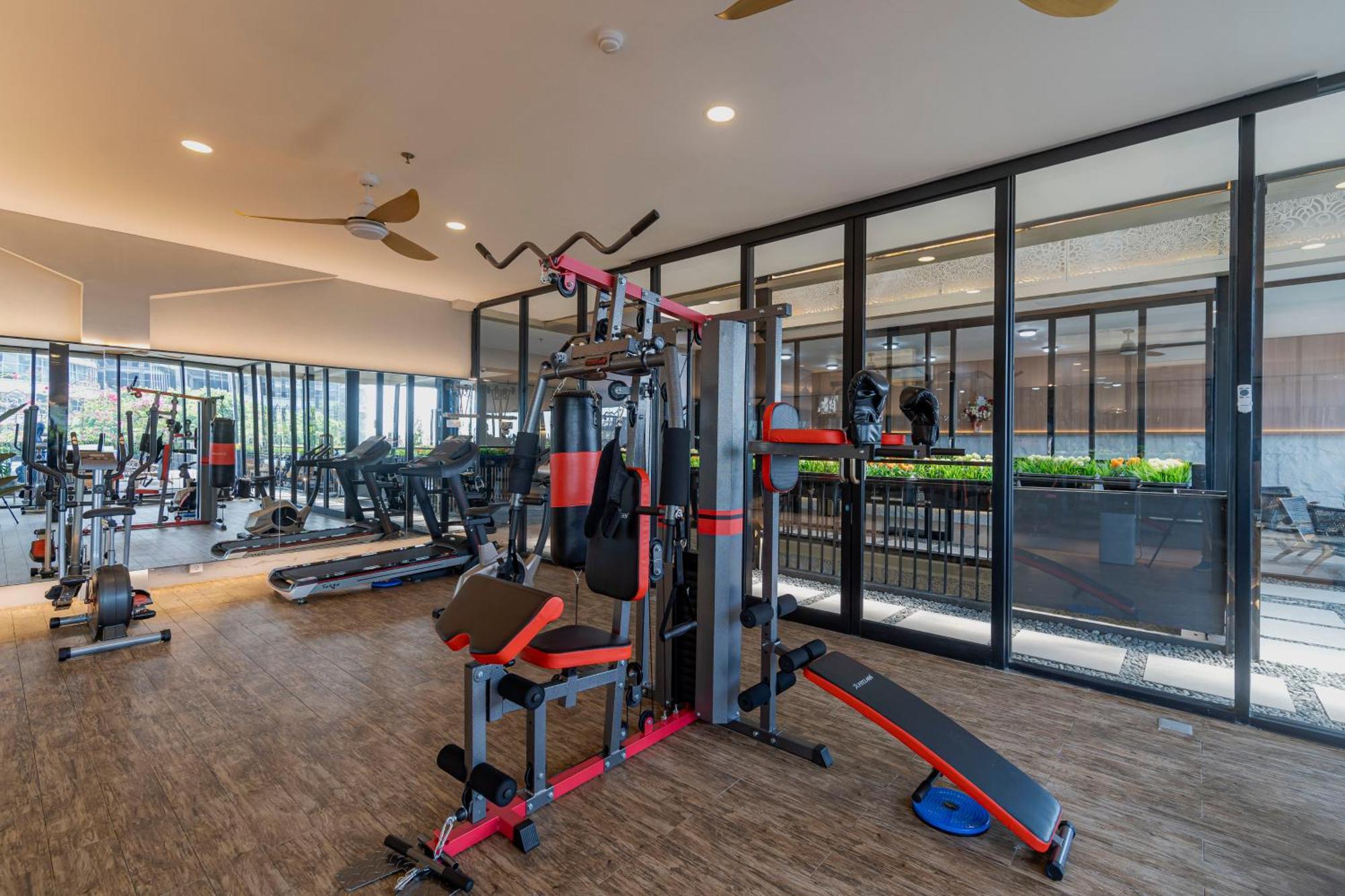 Stay.Vie Hotel Surabaya Ngoại thất bức ảnh