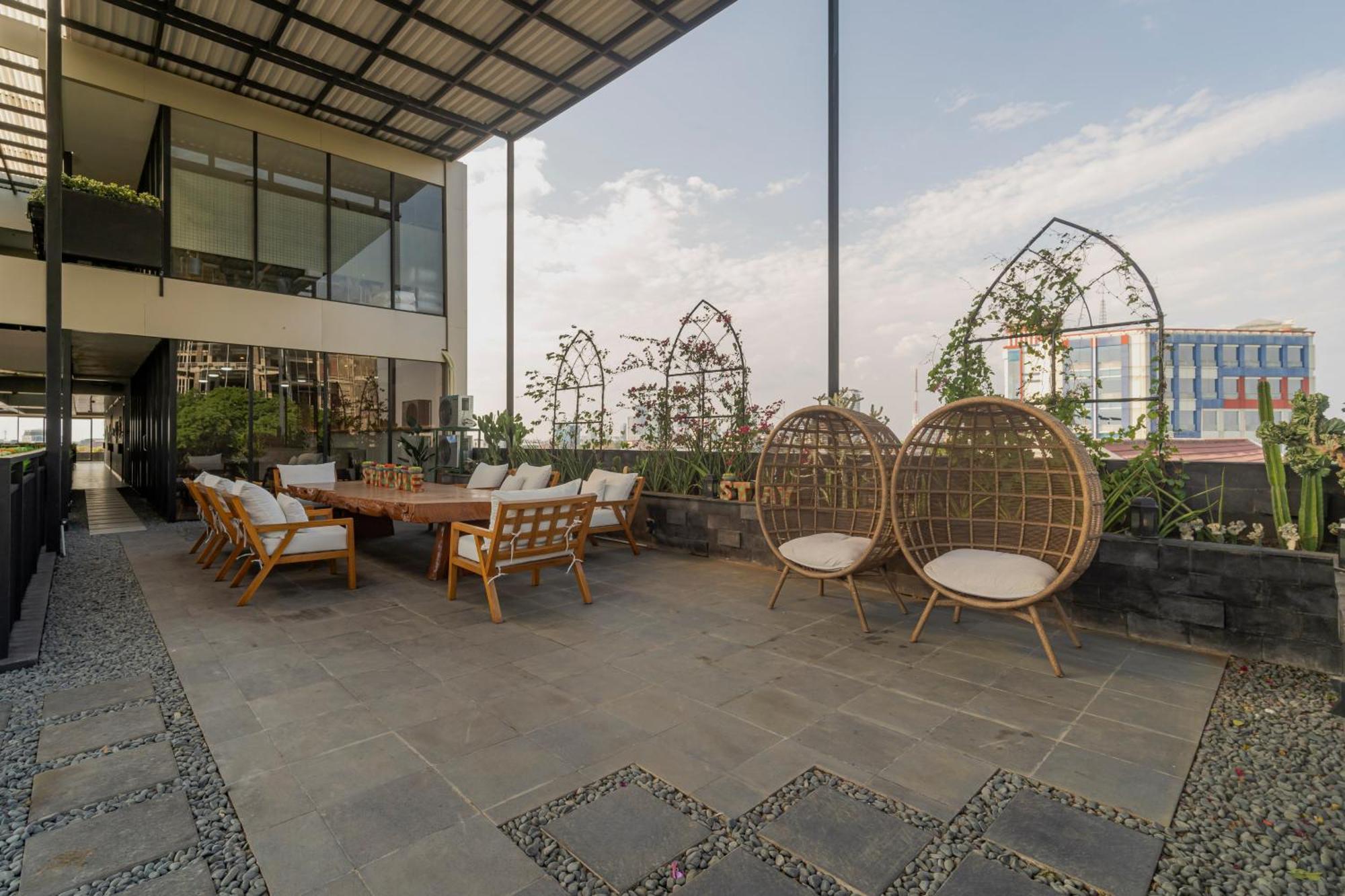 Stay.Vie Hotel Surabaya Ngoại thất bức ảnh