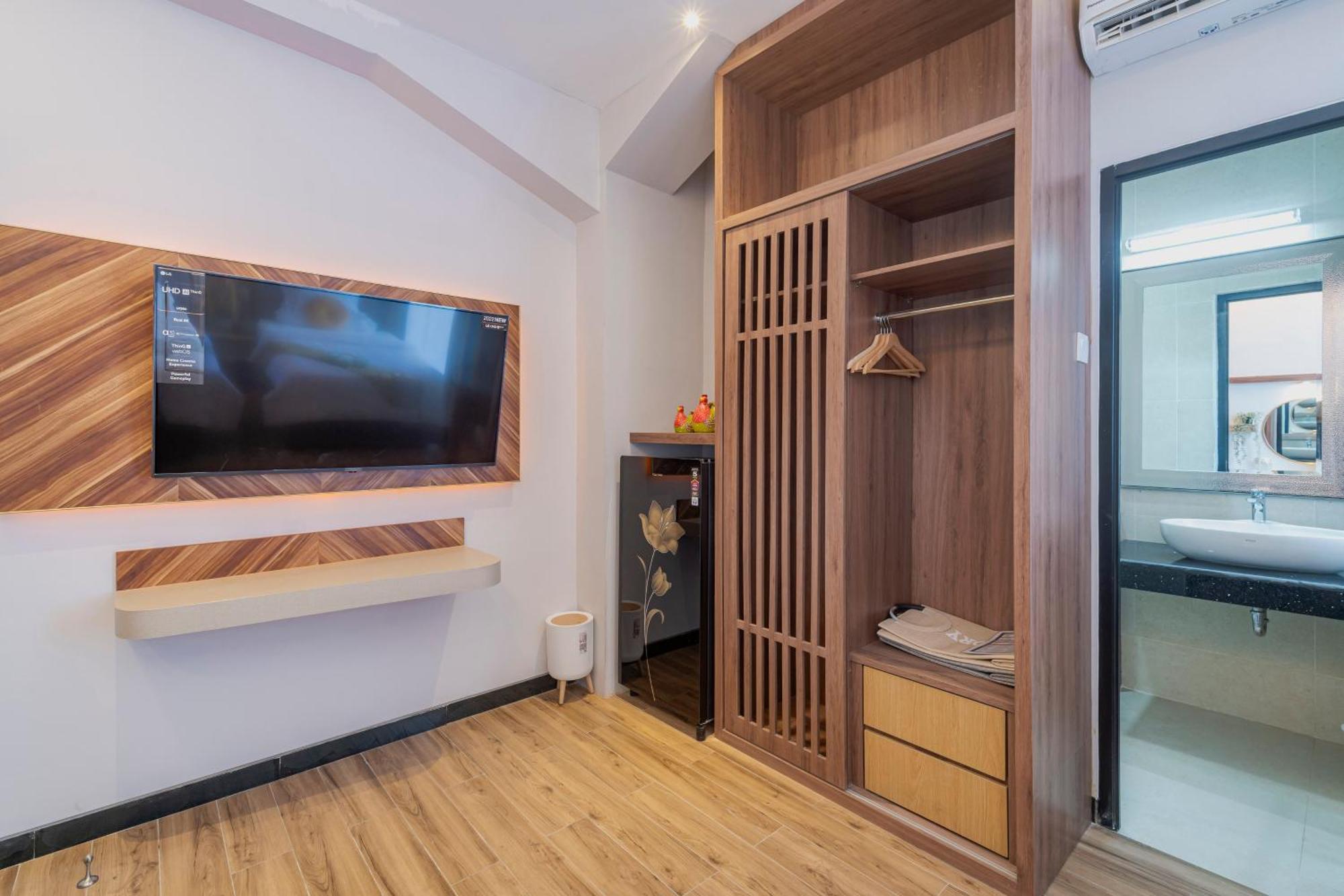 Stay.Vie Hotel Surabaya Ngoại thất bức ảnh