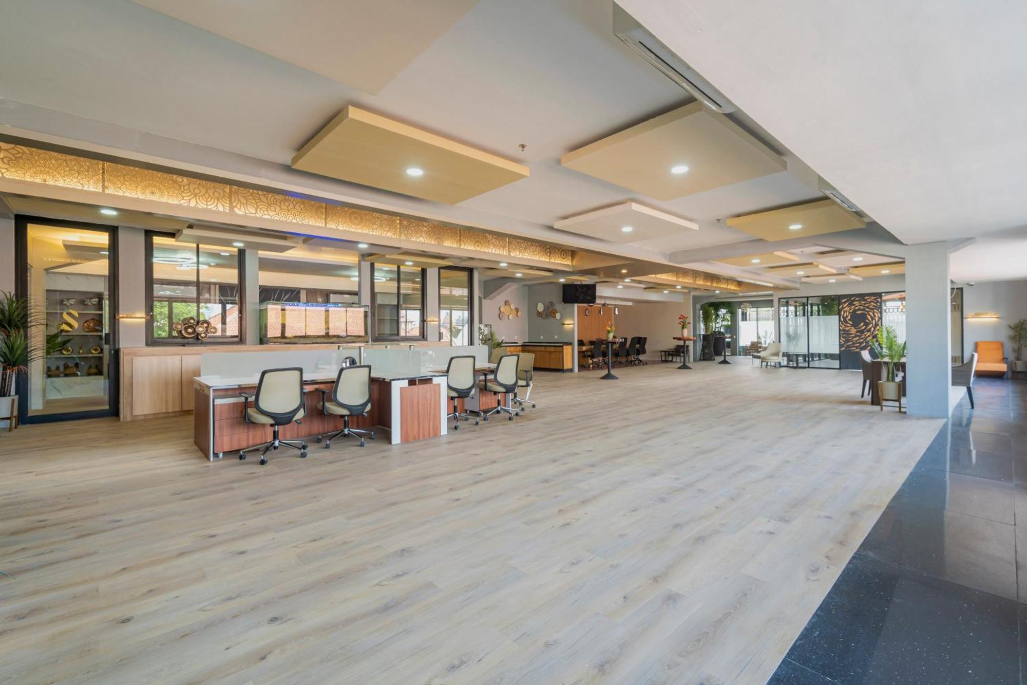 Stay.Vie Hotel Surabaya Ngoại thất bức ảnh