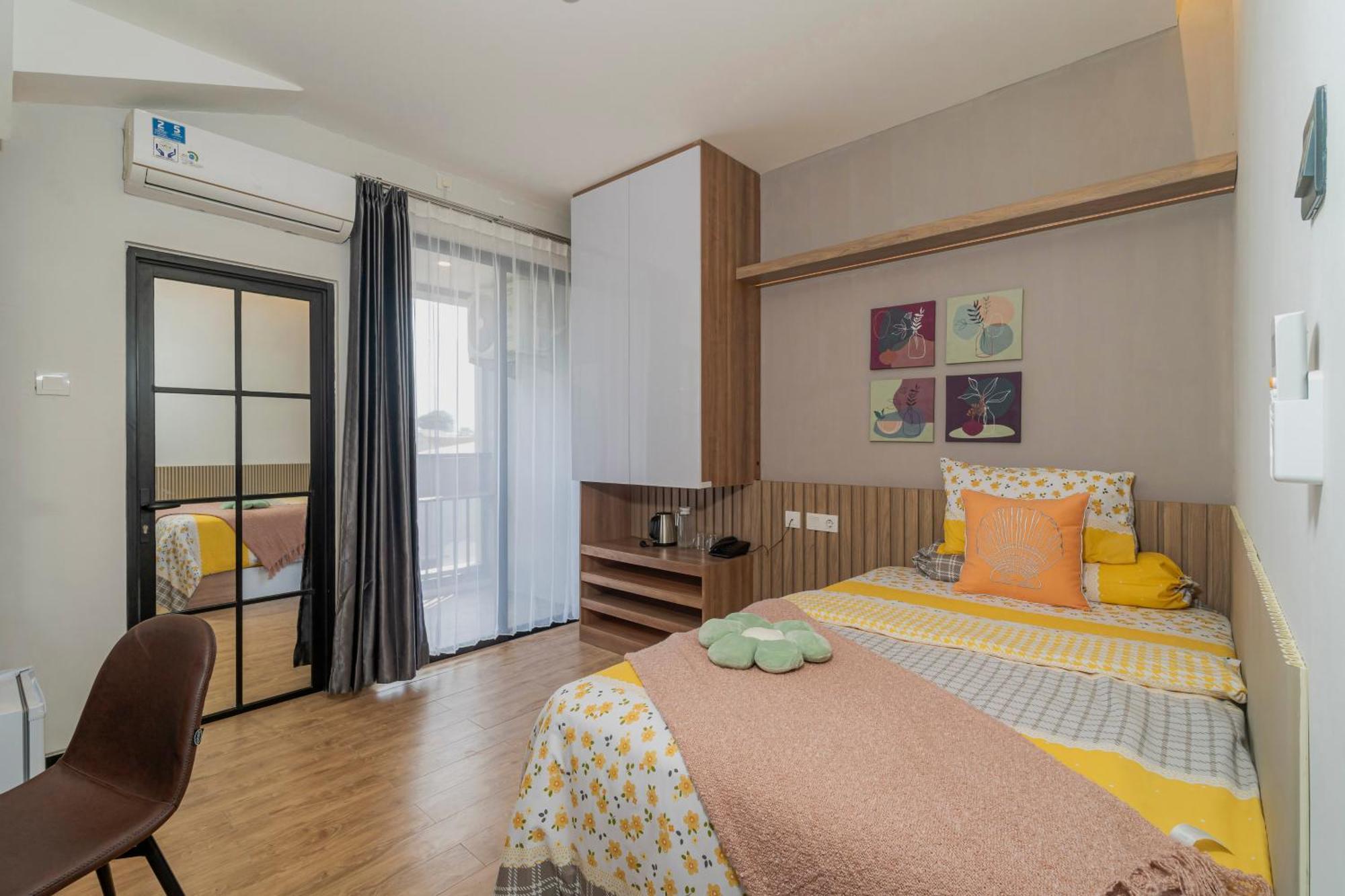 Stay.Vie Hotel Surabaya Ngoại thất bức ảnh