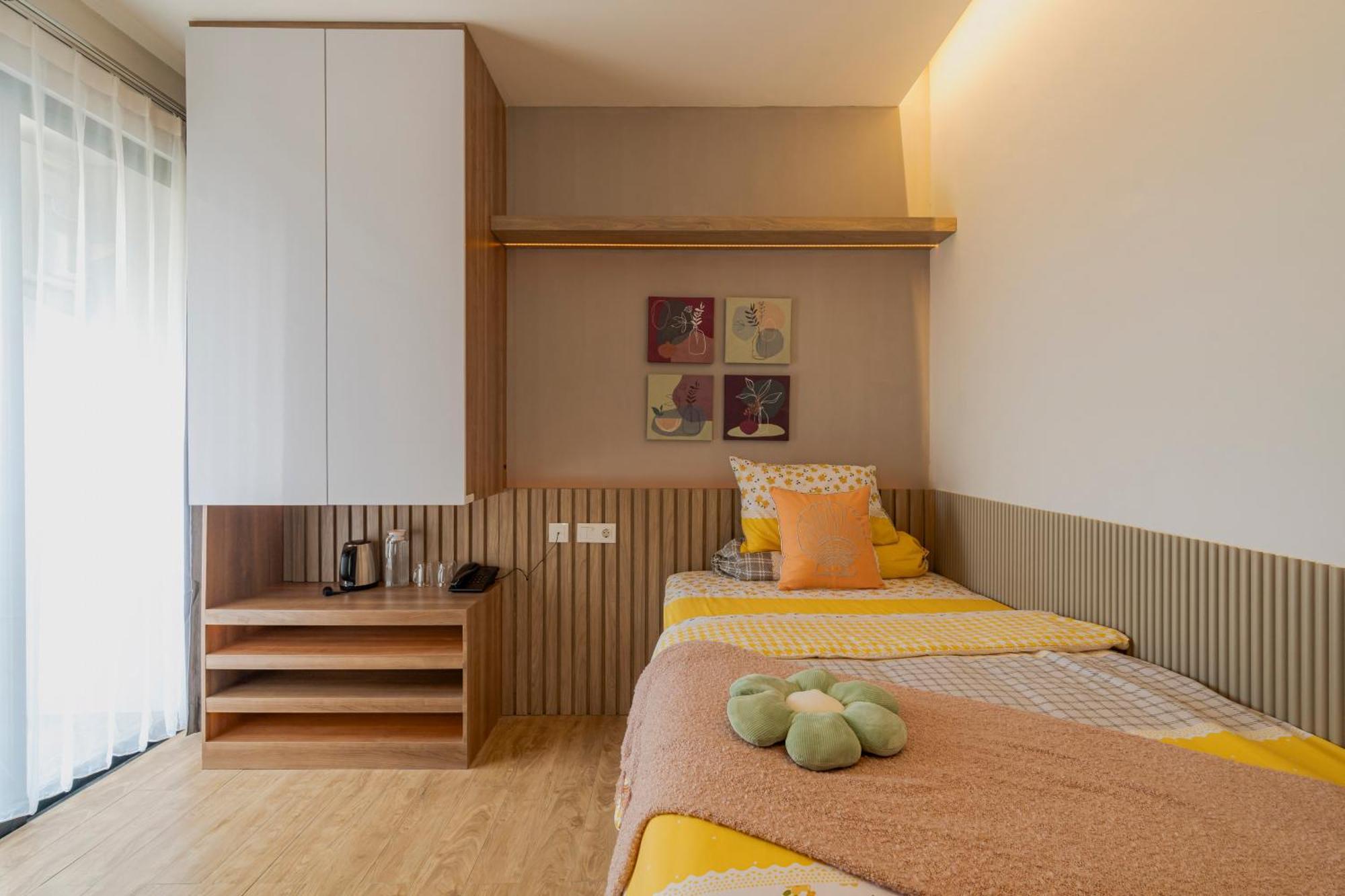 Stay.Vie Hotel Surabaya Ngoại thất bức ảnh
