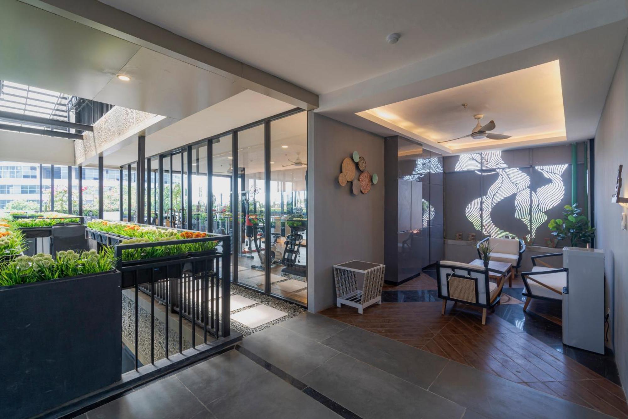 Stay.Vie Hotel Surabaya Ngoại thất bức ảnh