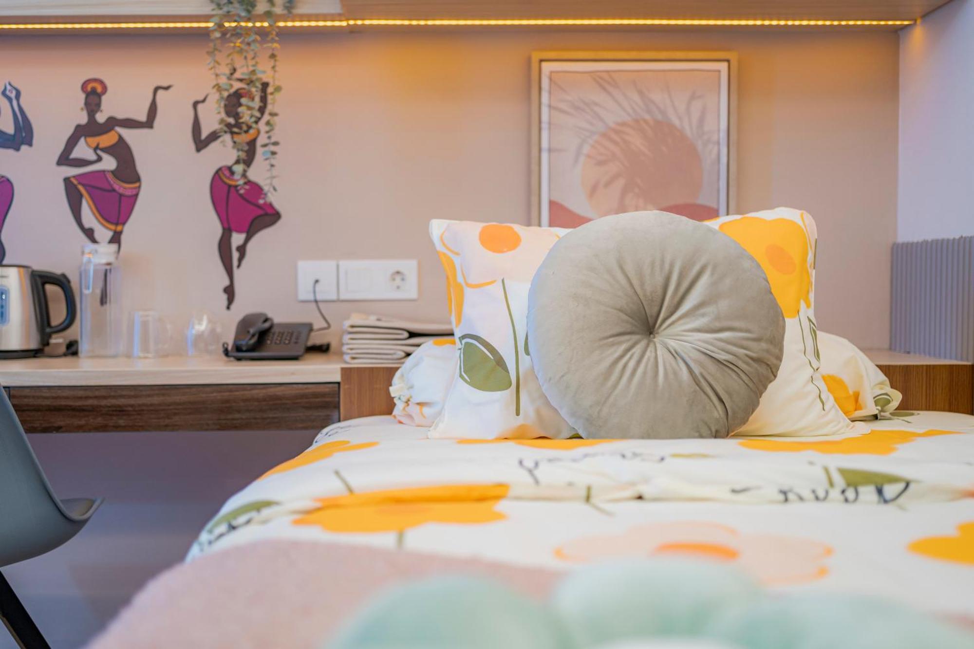 Stay.Vie Hotel Surabaya Ngoại thất bức ảnh