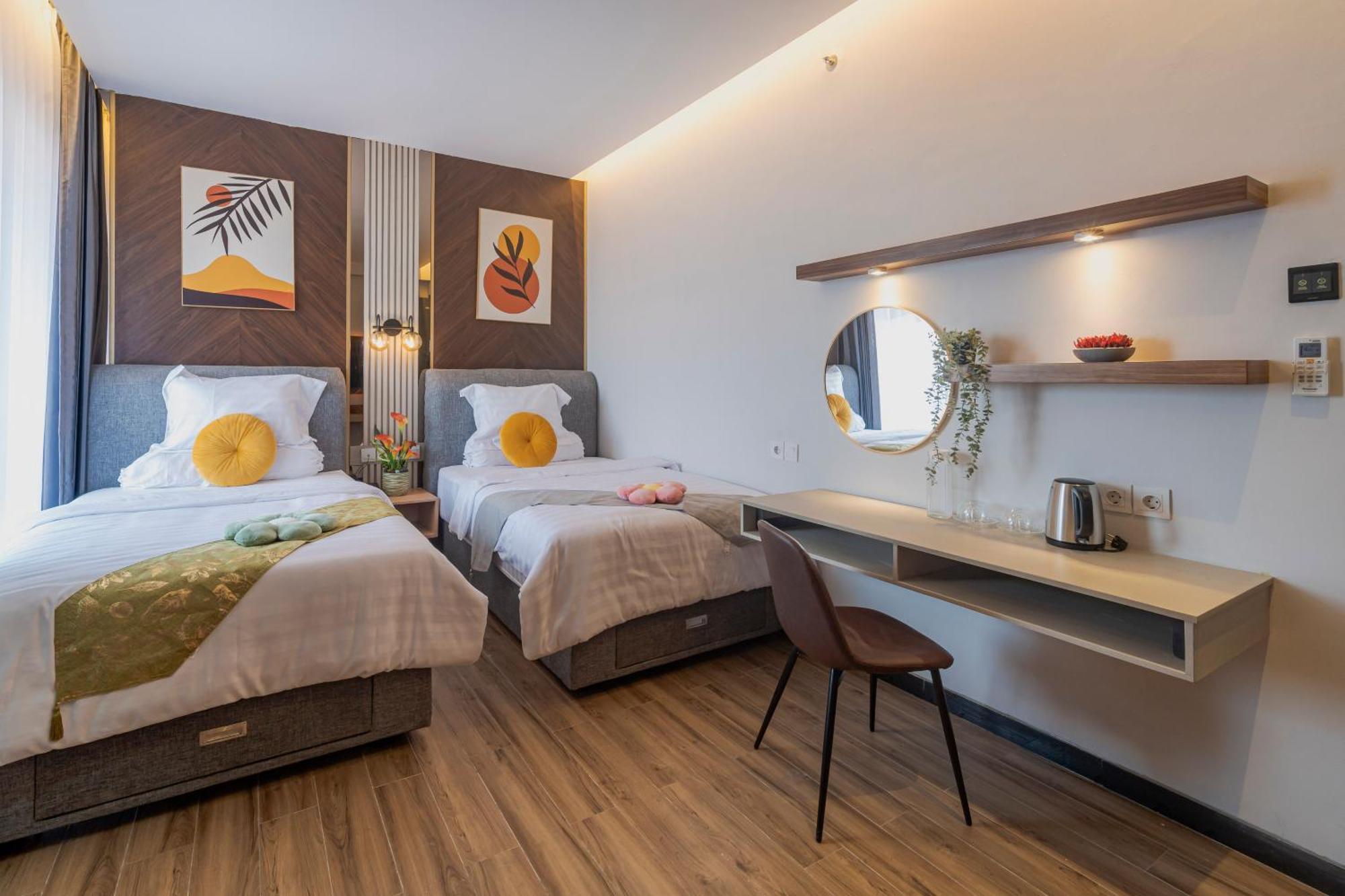Stay.Vie Hotel Surabaya Ngoại thất bức ảnh